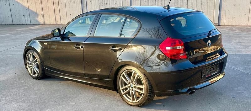 Gebraucht BMW 123 Advantage 204 PS (150 kW) 2011 Black sapphire metallic Kleinwagen