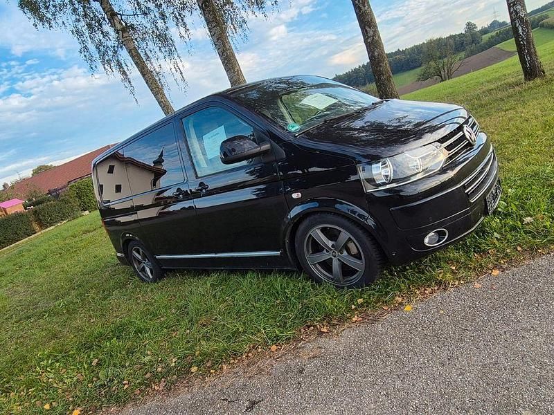Schwarz Gebraucht 2015 VW Multivan Van | 21.999 € - Bild 1/3