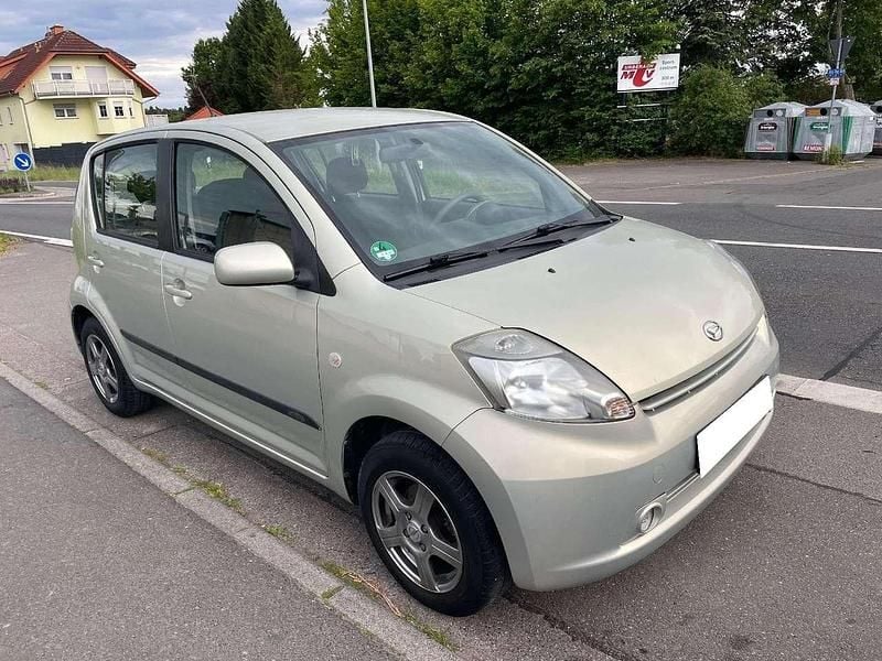 Silber Gebraucht 2010 Daihatsu Sirion Kleinwagen | 2.450 € (Superpreis) - Bild 1/4