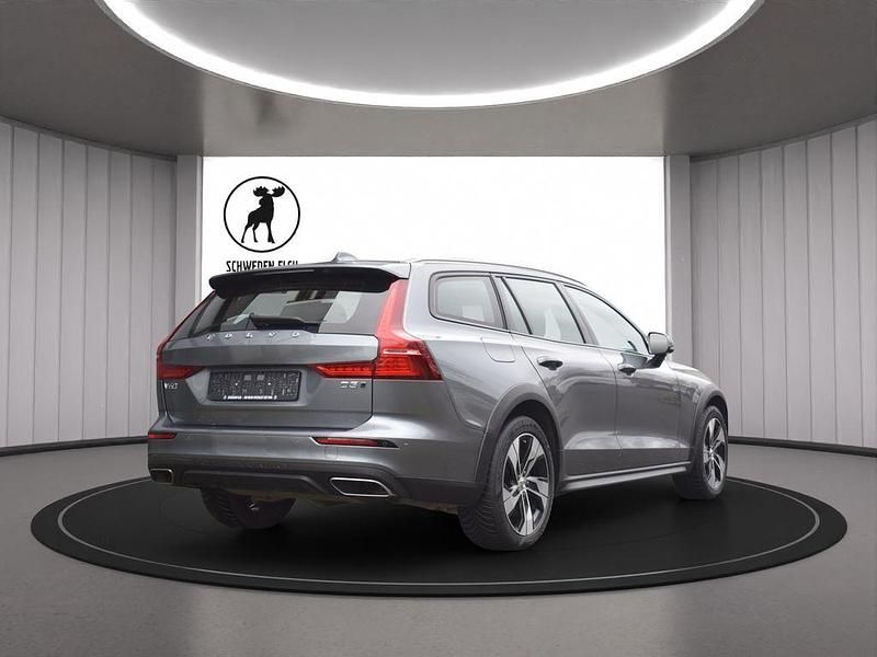 Gebraucht Volvo V60 CC 150 PS (110 kW) 2019 Grau Kombi