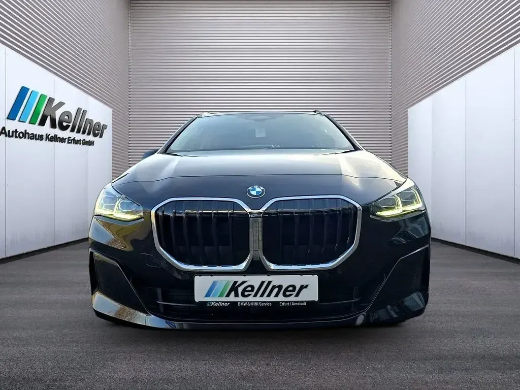 Gebraucht BMW 220 Active Tourer 156 PS (114 kW) 2025 Schwarz Van / Kleinbus