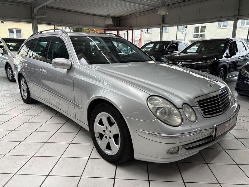 Silber Gebraucht 2003 Mercedes E270 Avantgarde Kombi | 3.990 € (Fairer Preis) - Bild 1/4