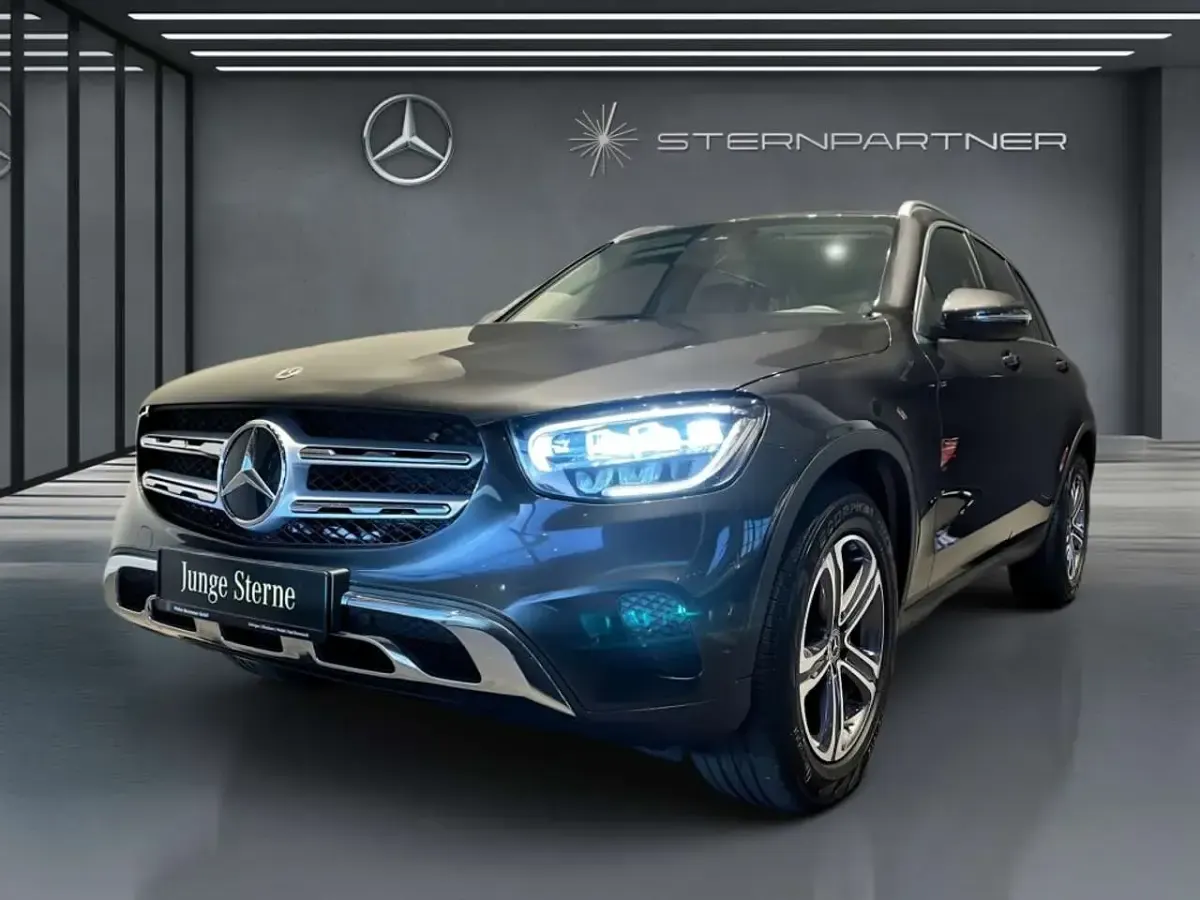 Gebraucht Mercedes GLC220 194 PS (142 kW) 2022 Grau SUV