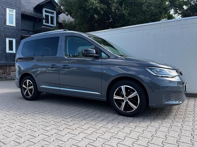 Gebraucht VW Caddy Style 122 PS (89 kW) 2022 Grau Van / Kleinbus