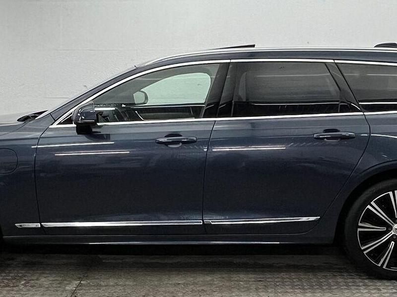 Gebraucht Volvo V90 Ultimate 455 PS (334 kW) 2022 Denim blue (metallic) Kombi
