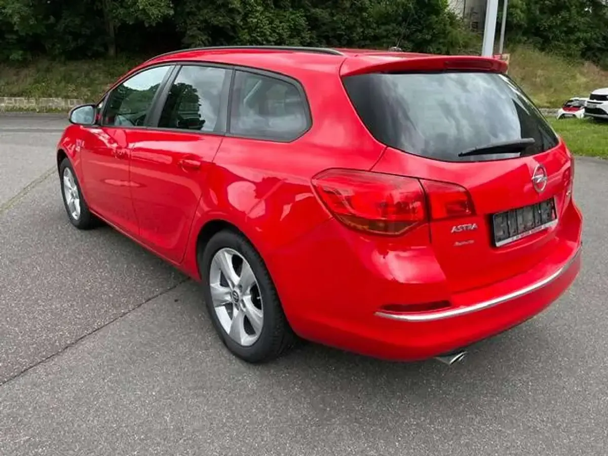 Gebraucht Opel Astra Active 165 PS (121 kW) 2014 Power rot Kombi