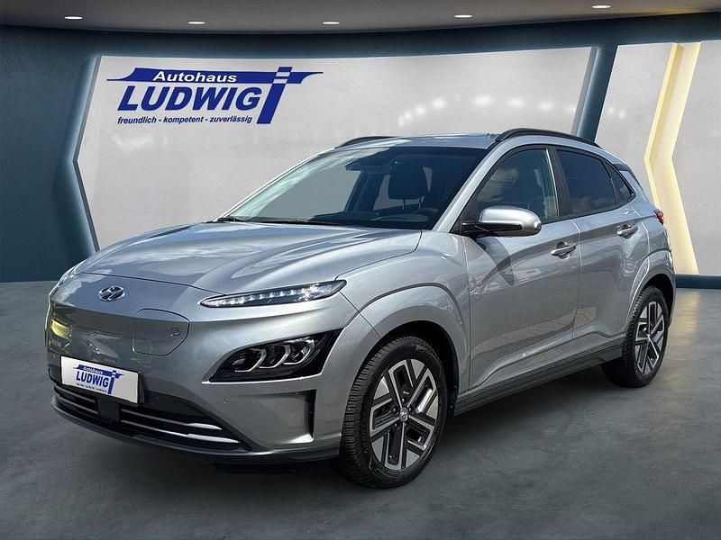 Silber Gebraucht 2022 Hyundai Kona Trend SUV | 22.500 € (Teuer) - Bild 1/4