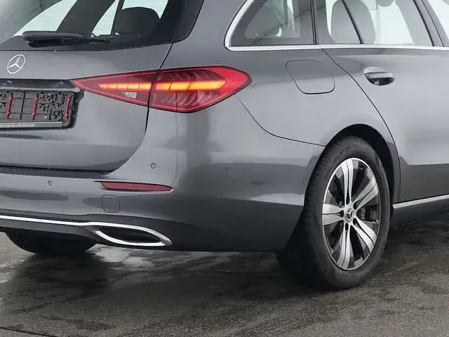Gebraucht Mercedes C220 Avantgarde 200 PS (147 kW) 2025 Metalliclack selenitgrau Kombi