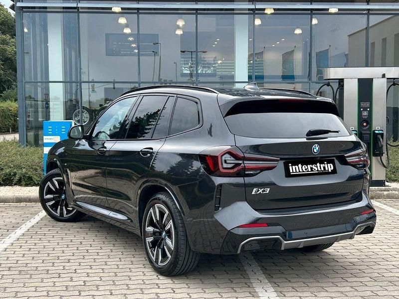 Gebraucht BMW iX3 Performance 210 kW (286 PS) 2024 Sophistograu brillanteffekt me SUV