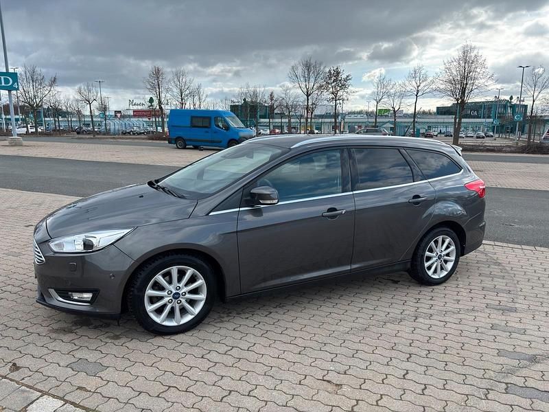 Gebraucht Ford Focus 120 PS (88 kW) 2015 Grau Kombi