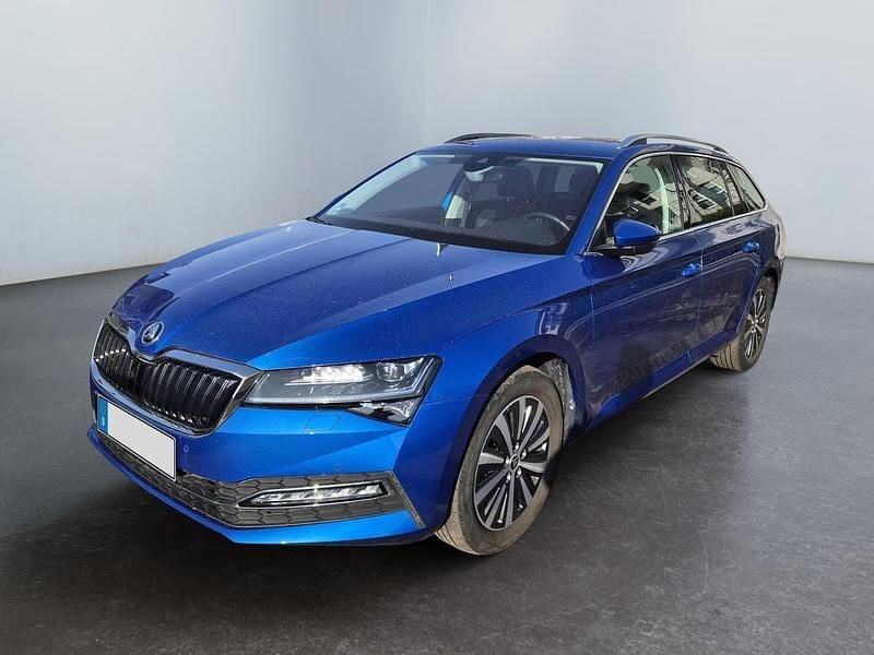 Gebraucht Skoda Superb Style 156 PS (114 kW) 2020 Race blau Kombi