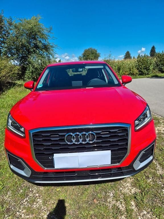 Gebraucht Audi Q2 Design 150 PS (110 kW) 2018 Rot SUV