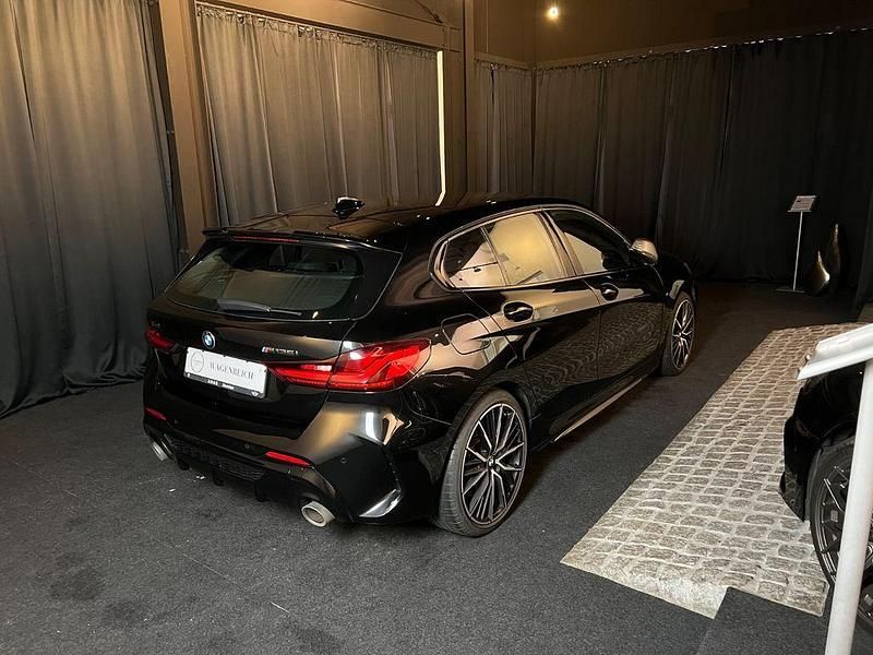 Gebraucht BMW M135 Comfort Edition 306 PS (225 kW) 2021 Schwarz Kleinwagen
