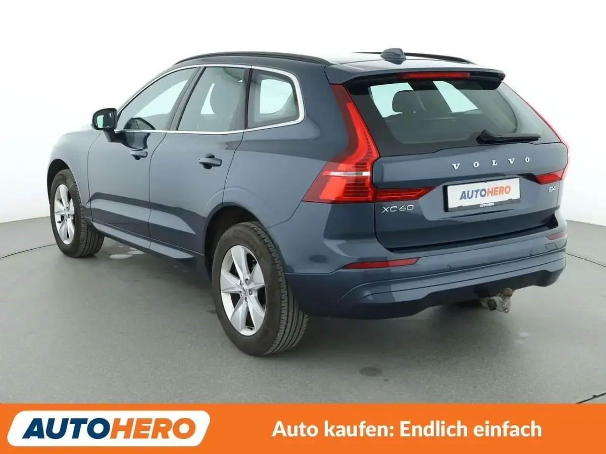 Gebraucht Volvo XC60 Core 197 PS (144 kW) 2022 Denim blue SUV