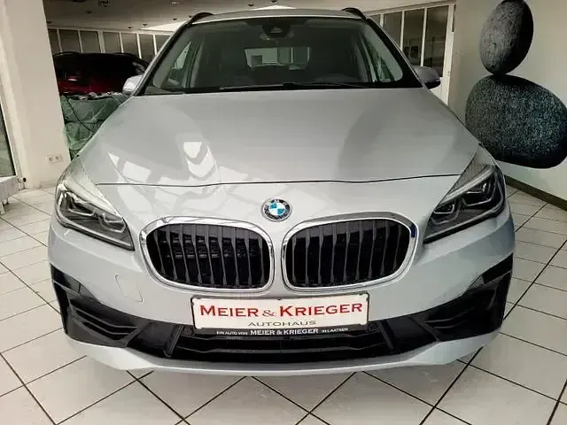 Gebraucht BMW 218 Gran Tourer Advantage 150 PS (110 kW) 2019 Silber Van / Kleinbus