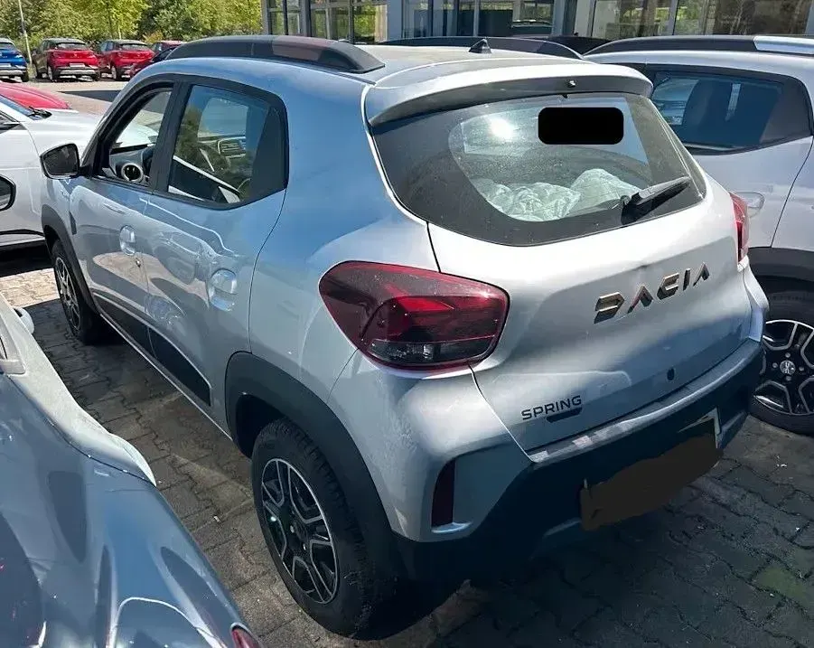 Usata Dacia Spring Extreme 47 kW (65 CV) 2023 Argento Utilitaria