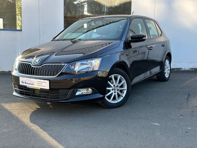 Schwarz Gebraucht 2015 Skoda Fabia Ambition Limousine | 9.399 € (Fairer Preis) - Bild 1/4