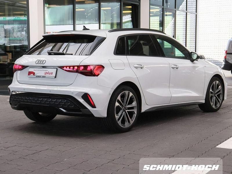Gebraucht Audi A3 S-Line 116 PS (85 kW) 2025 Gletscherweiß metallic Limousine