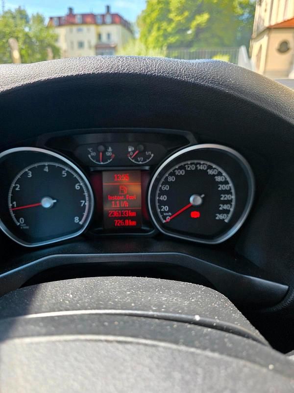 Grau Gebraucht 2008 Ford Mondeo Limousine | 1.999 € (Guter Preis) - Bild 1/4