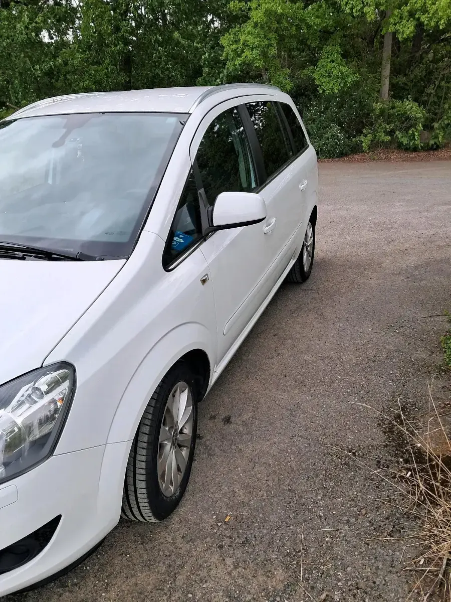 Gebraucht Opel Zafira 125 PS (91 kW) 2014 Weiß Van / Kleinbus