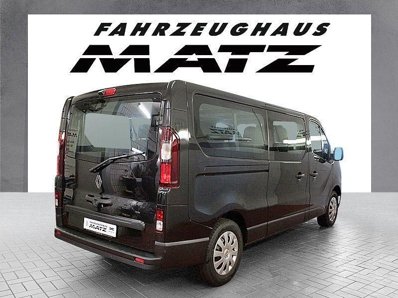 Neu Renault Trafic Evolution 150 PS (110 kW) 2025 Silber Van / Kleinbus