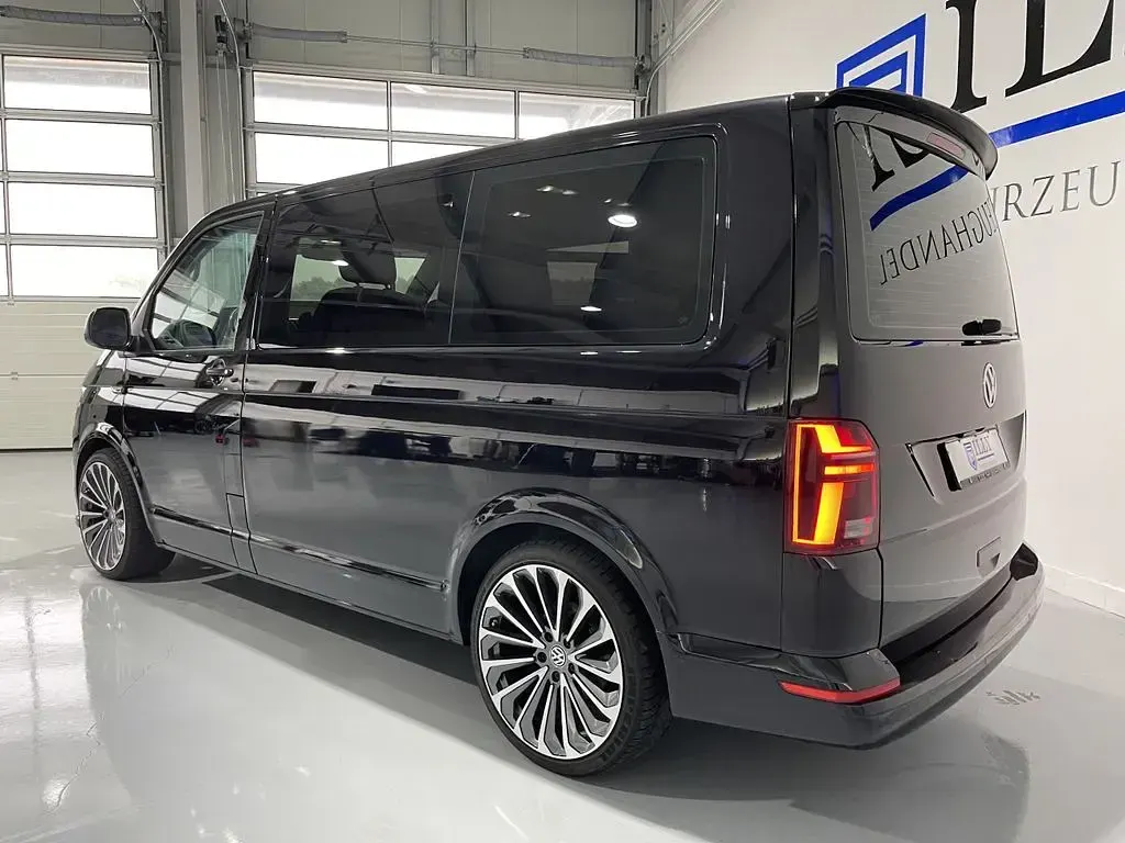 Używany VW Multivan Trendline 150 KM (110 kW) 2016 Czarny Minivan