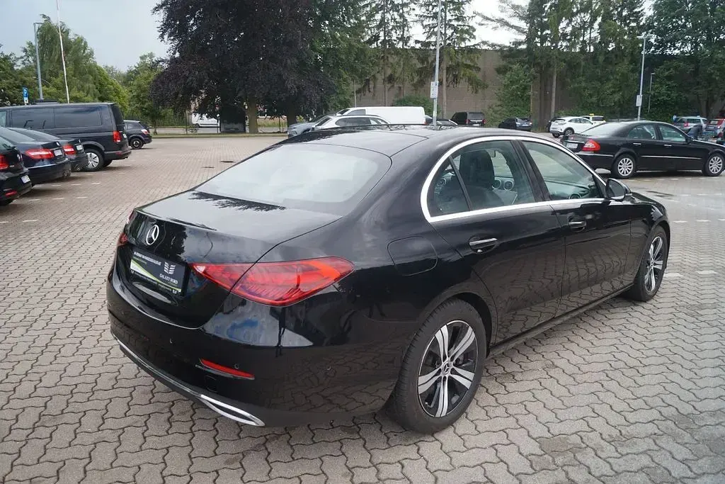 Gebraucht Mercedes 220 197 PS (144 kW) 2024 Schwarz Limousine