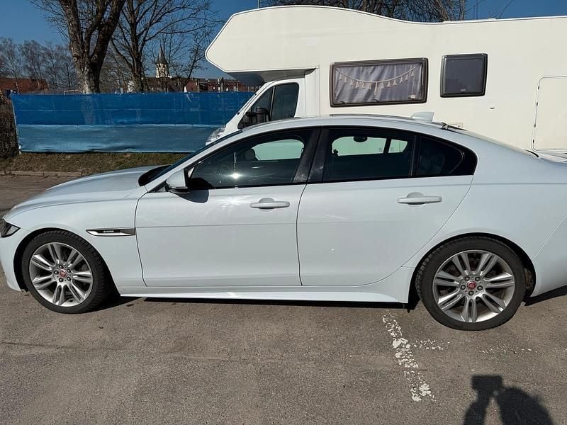 Gebraucht Jaguar XE 179 PS (131 kW) 2017 Weiß Limousine