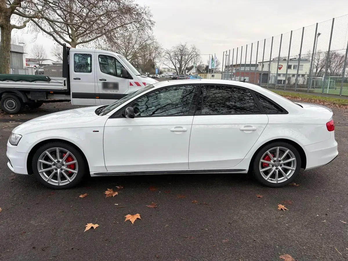Używany Audi A4 S-Line 220 KM (161 kW) 2018 Biały Sedan/Limuzyna