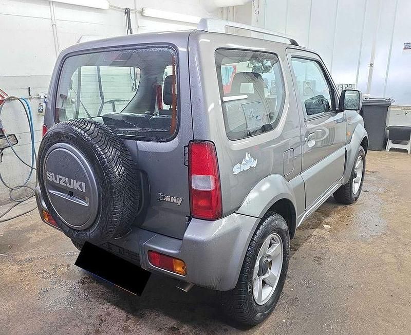 Second-hand Suzuki Jimny Style 86 CP (63 kW) 2006 Gri SUV