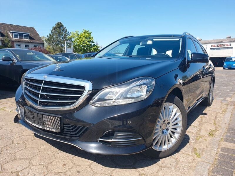 Schwarz Gebraucht 2015 Mercedes E250 Kombi | 13.400 € (Superpreis) - Bild 1/4
