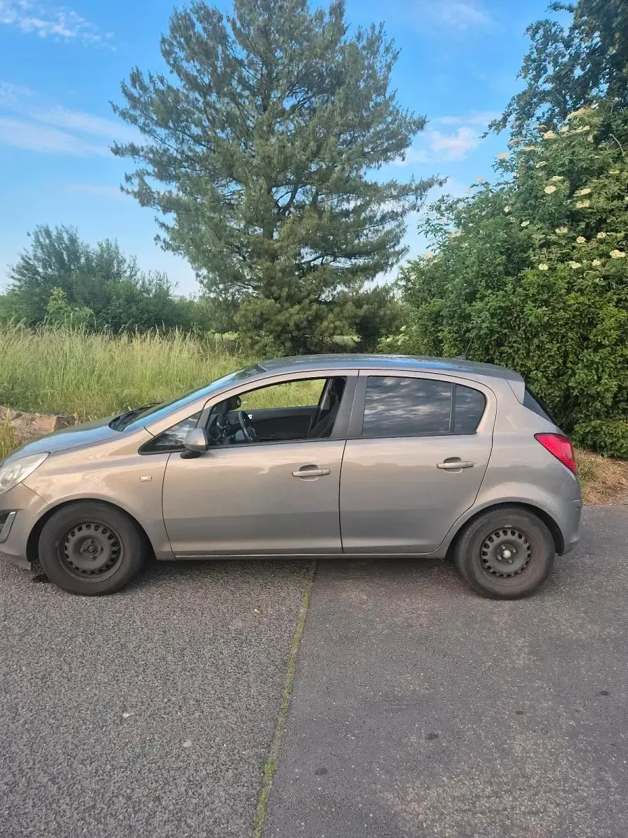 Gebraucht Opel Corsa 100 PS (73 kW) 2012 Braun Kleinwagen