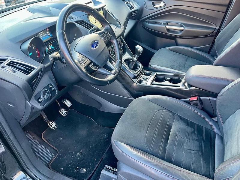 Gebraucht Ford Kuga ST-Line 150 PS (110 kW) 2017 Schwarz SUV