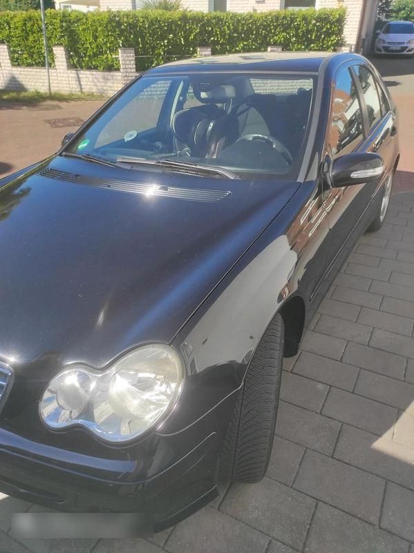 Schwarz Gebraucht 2006 Mercedes C180 Limousine | 1.500 € (Superpreis) - Bild 1/4