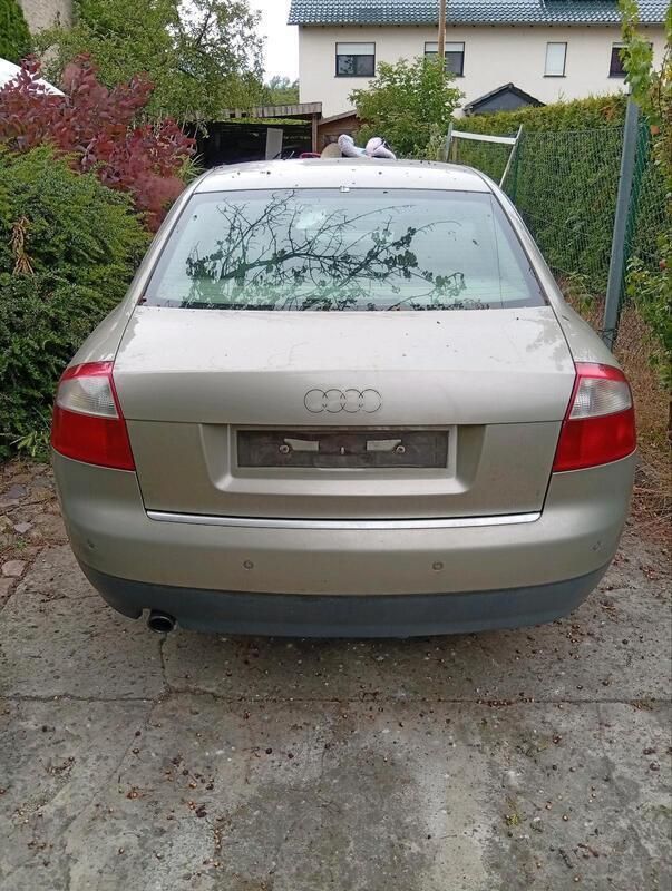Gold Gebraucht 2002 Audi A4 Limousine | 750 € (Superpreis) - Bild 1/4