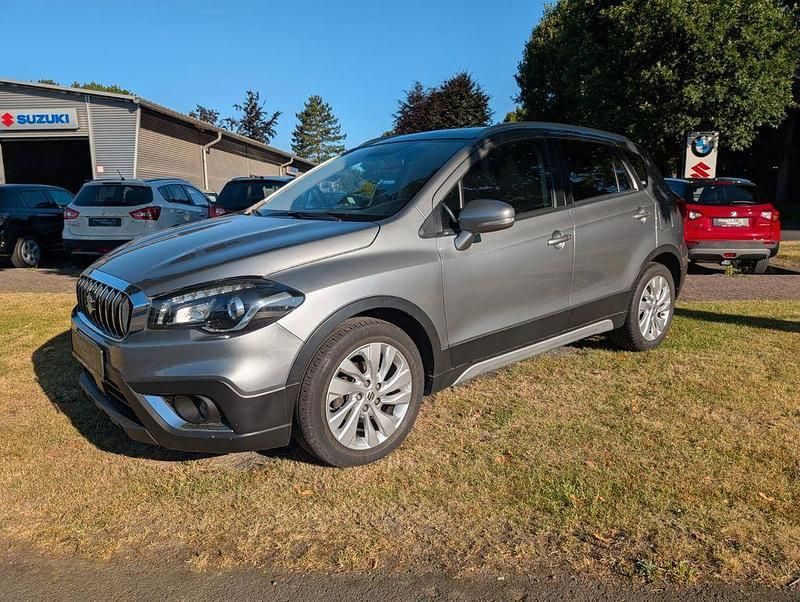 Grau Gebraucht 2017 Suzuki SX4 S-Cross Comfort SUV | 15.690 € (Fairer Preis) - Bild 1/2
