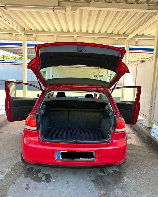 Gebraucht VW Golf VI Trendline 80 PS (58 kW) 2009 Rot Kleinwagen