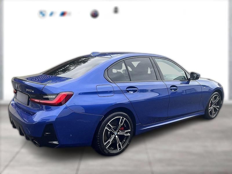 Metallic Gebraucht 2024 BMW 330e M Sport | 53.920 € (Fairer Preis) - Bild 1/1