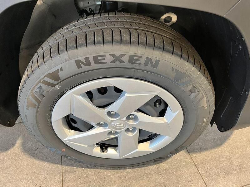 Neu Hyundai Kona Comfort 101 PS (74 kW) 2025 Silber SUV