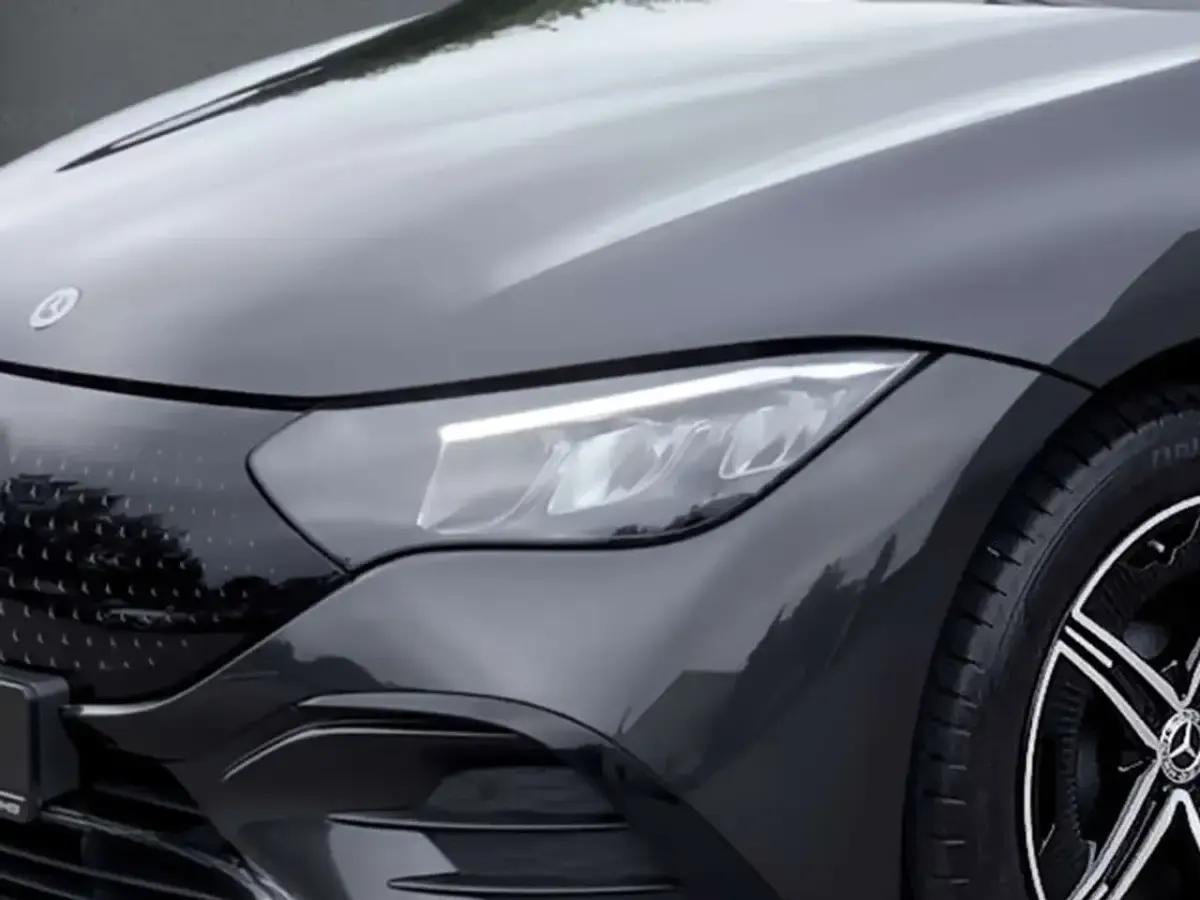 Gebraucht Mercedes EQE300 AMG 194 kW (265 PS) 2025 Grau Limousine