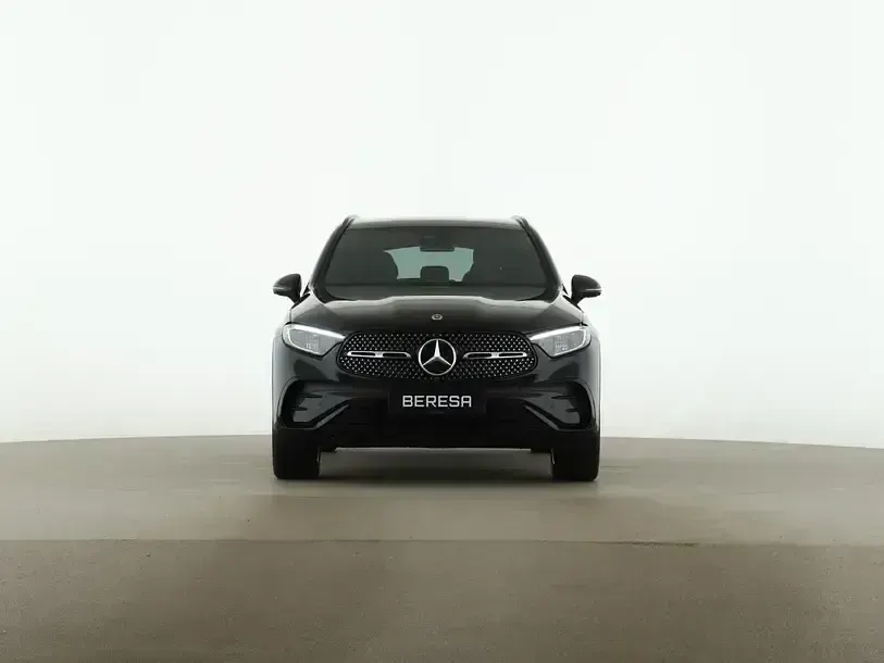 Gebraucht Mercedes GLC200 AMG 163 PS (119 kW) 2026 Schwarz SUV