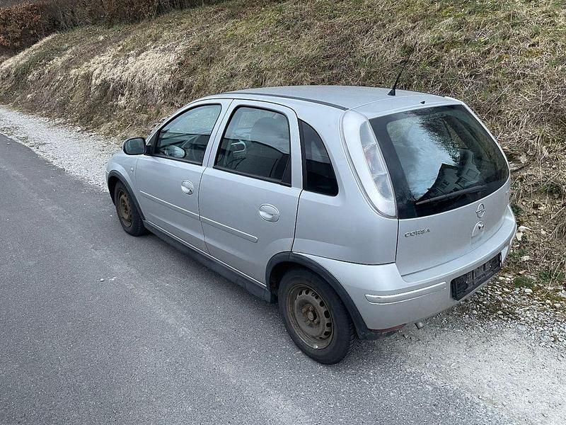 Gebraucht Opel Corsa 80 PS (58 kW) 2006 Silber Kleinwagen