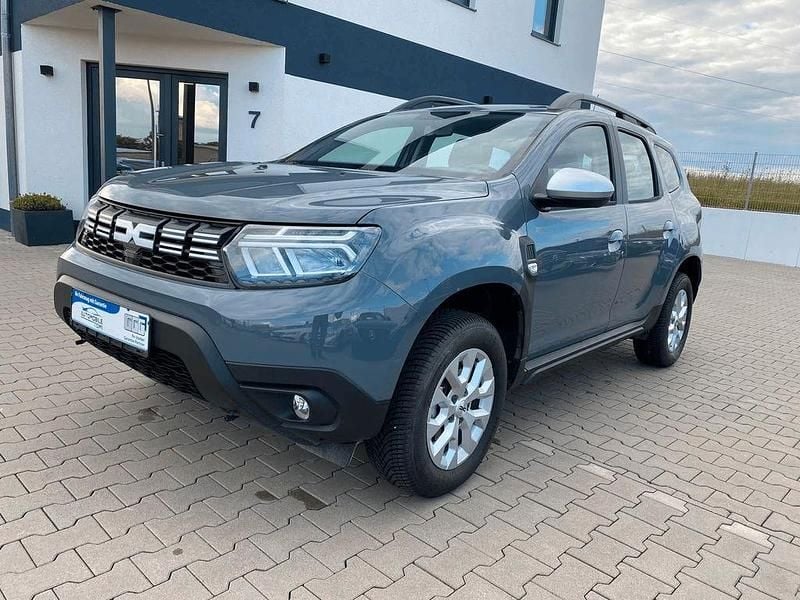 Grau Gebraucht 2023 Dacia Duster Expression SUV | 23.500 € (Fairer Preis) - Bild 1/4