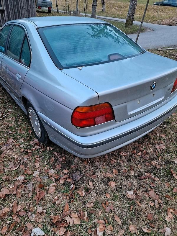 Gebraucht BMW 523 170 PS (125 kW) 1998 Silber Limousine