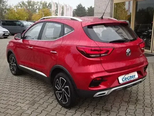 Gebraucht MG ZS Luxury 106 PS (77 kW) 2024 Rot Limousine