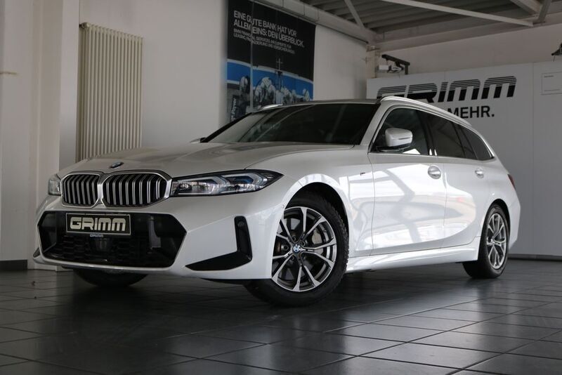 Weiß Gebraucht 2023 BMW 330 M Sport Kombi | 42.290 € (Fairer Preis) - Bild 1/4