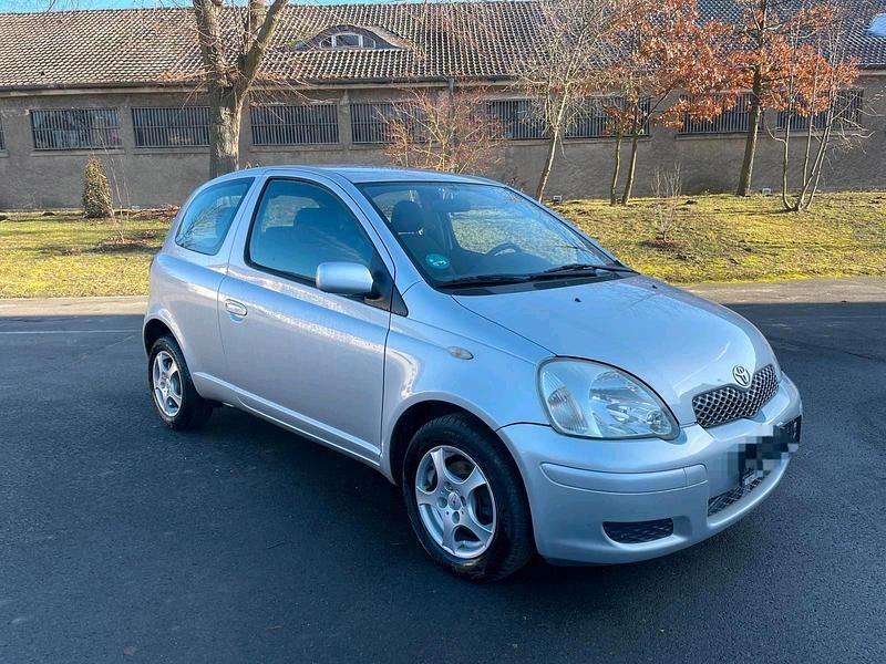 Gebraucht Toyota Yaris 65 PS (47 kW) 2005 Silber Kleinwagen