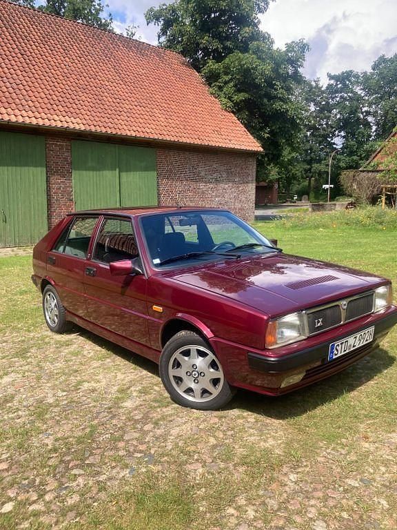 Gebraucht Lancia Delta 75 PS (55 kW) 1992 Rot Kleinwagen