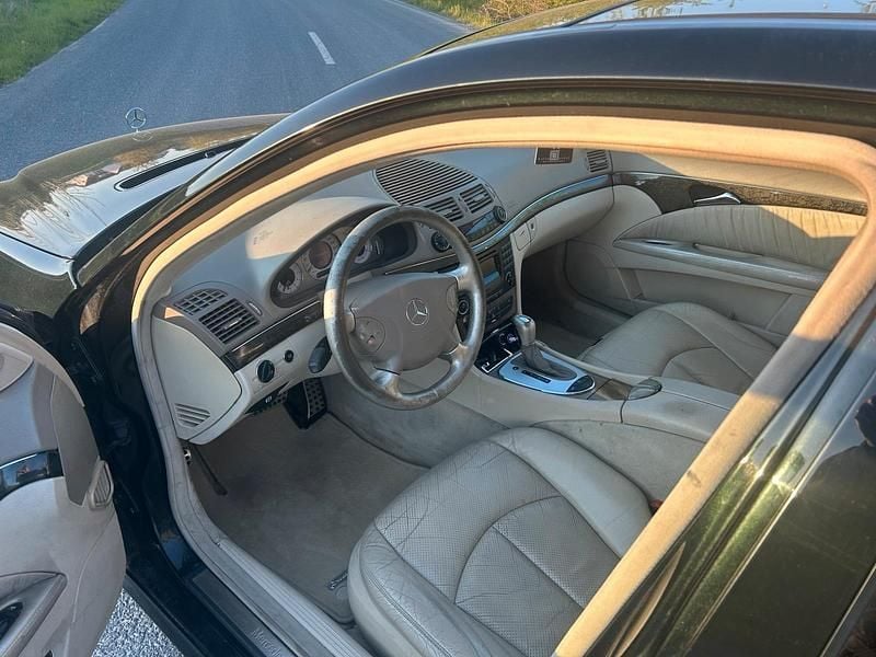 Gebraucht Mercedes E500 306 PS (225 kW) 2002 Grün Limousine