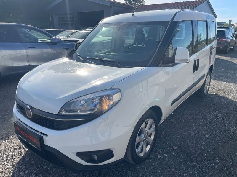 Weiß Gebraucht 2018 Fiat Doblò Lounge Van / Kleinbus | 6.999 € (Guter Preis) - Bild 1/4